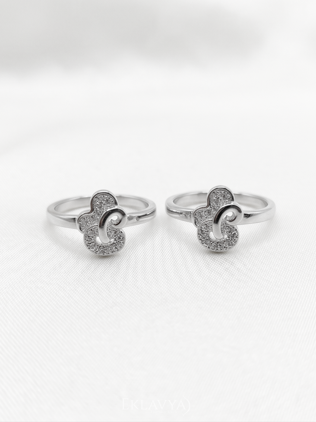 Élanique Twist Toe Ring
