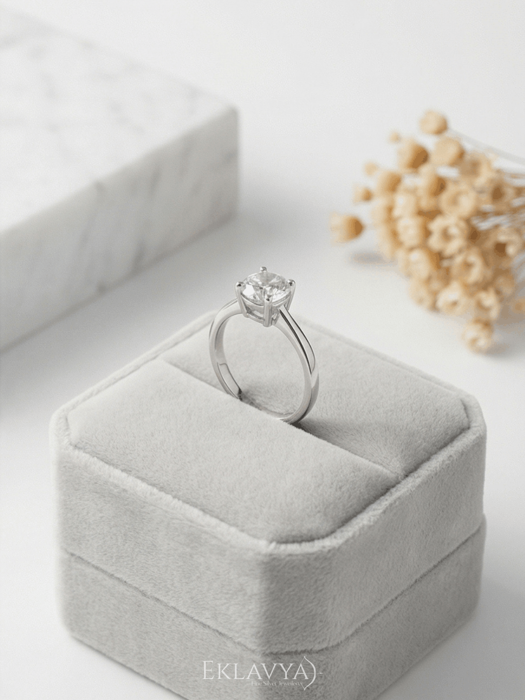 Simple Solitaire Ring