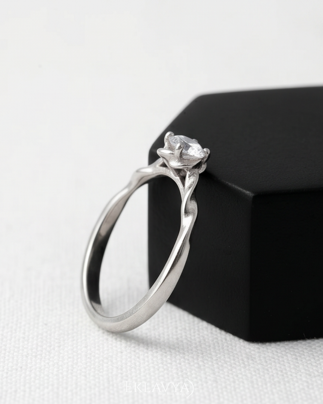 Floréa Solitaire Ring