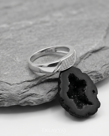 Élanique Crest Ring