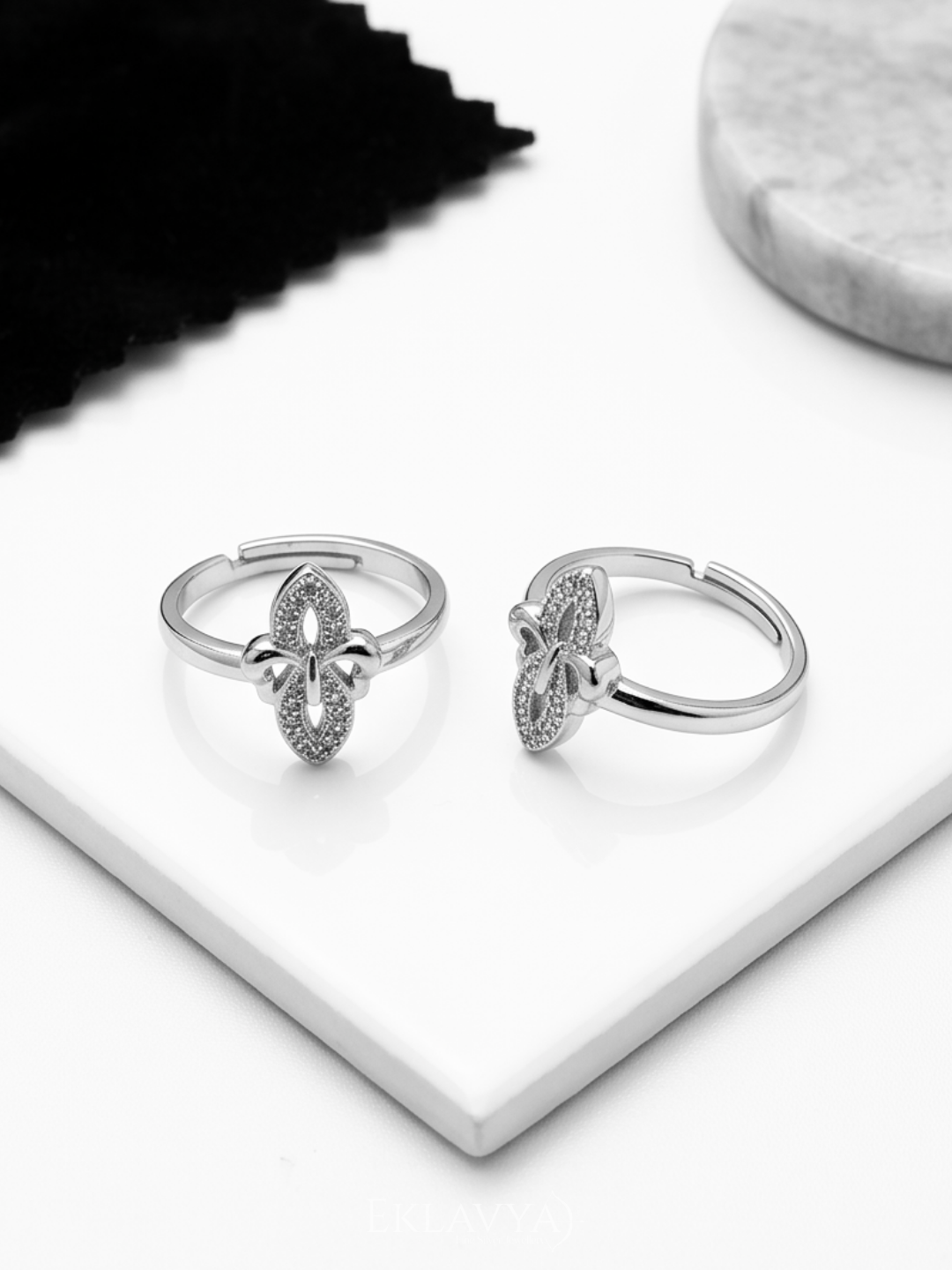 Fleuréa Toe Rings