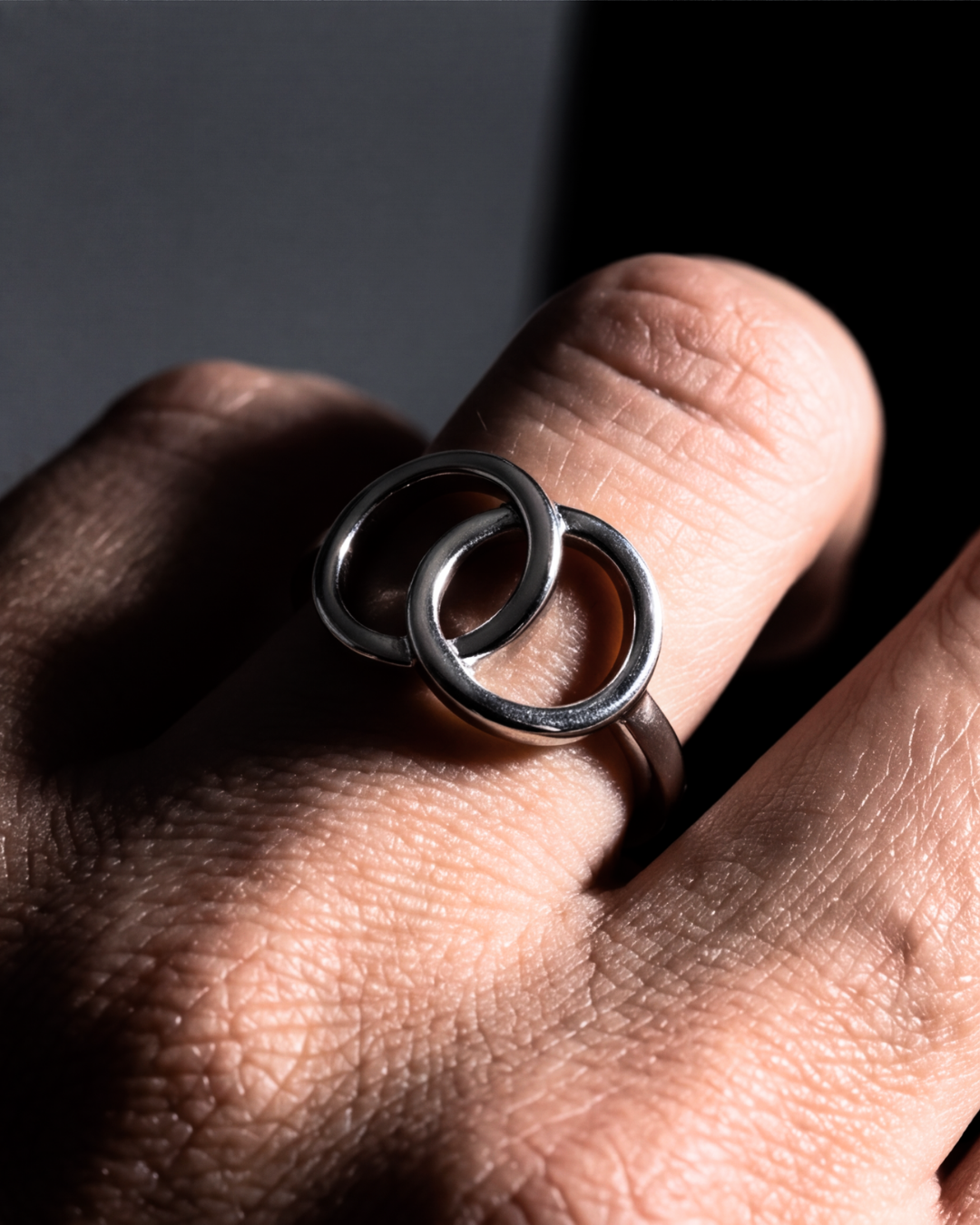 The Infinity Loop Ring