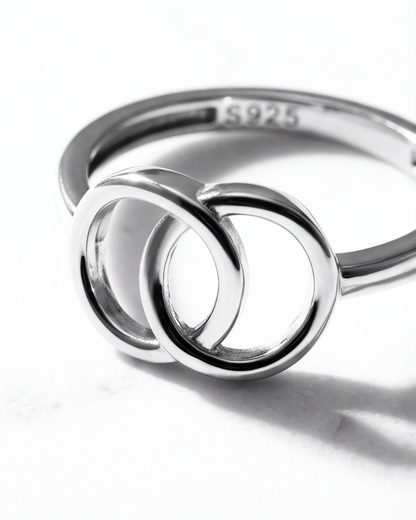 The Infinity Loop Ring