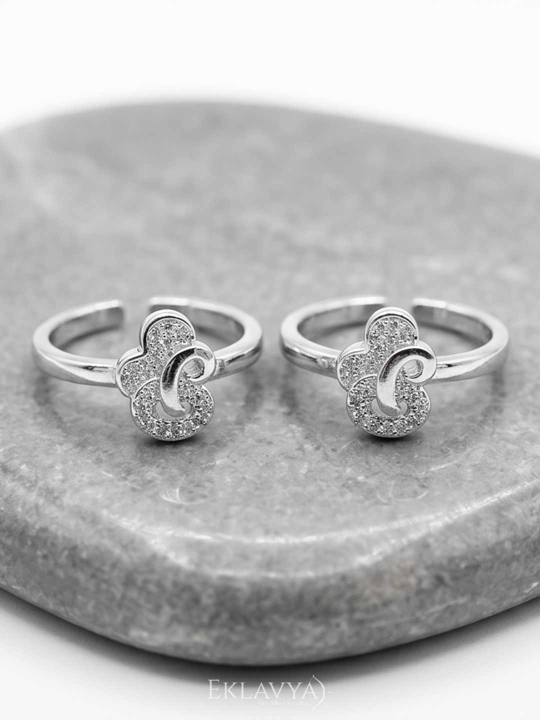 Élanique Twist Toe Ring