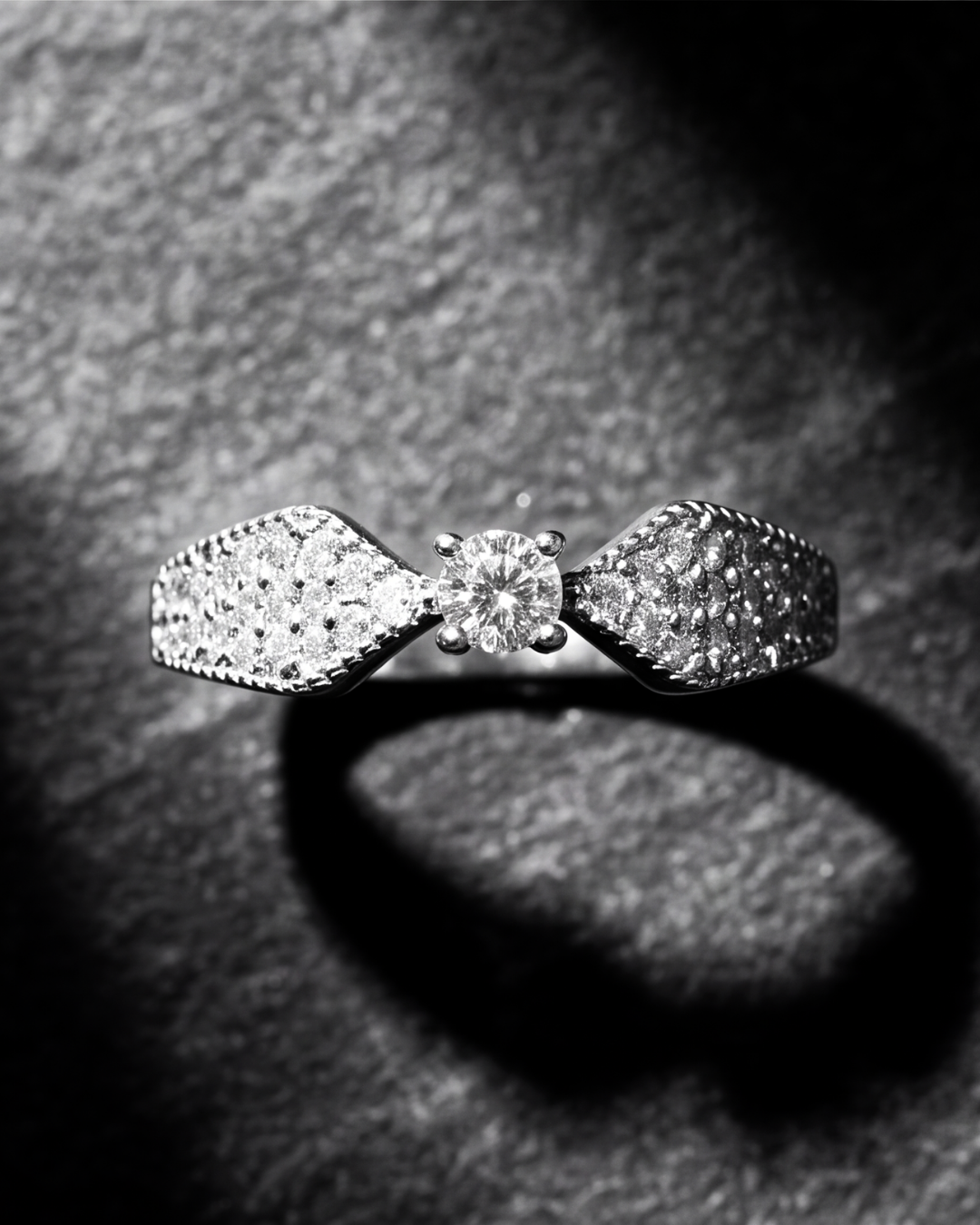 The Solitaire Élan Ring