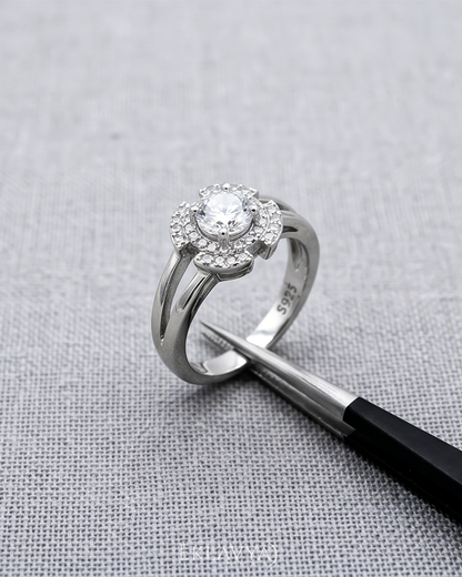 Aurévia Halo Ring