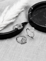 Eklavya Trinelle Spark Toe Rings — catalog image 4