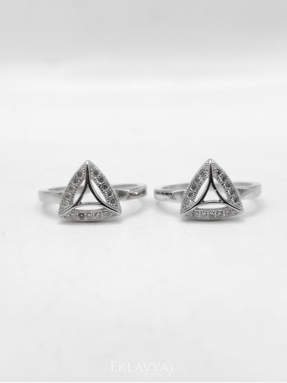 Trinelle Spark Toe Rings