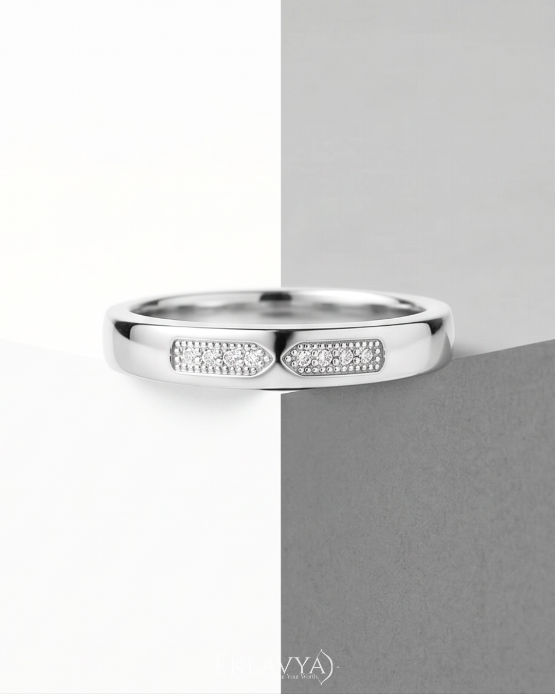 Noiré Edge Band Ring
