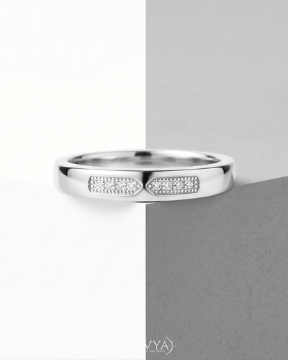 Noiré Edge Band Ring