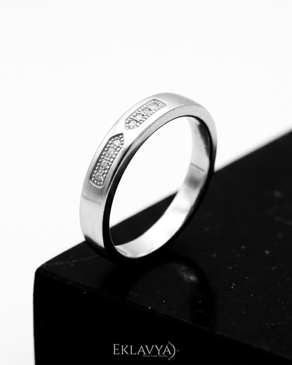 Noiré Edge Band Ring