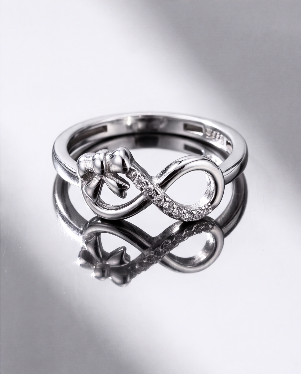 The Everlyn Infinity Ring