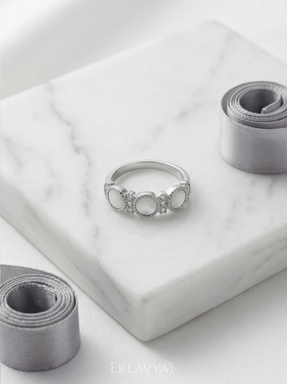 Circle Gem Ring