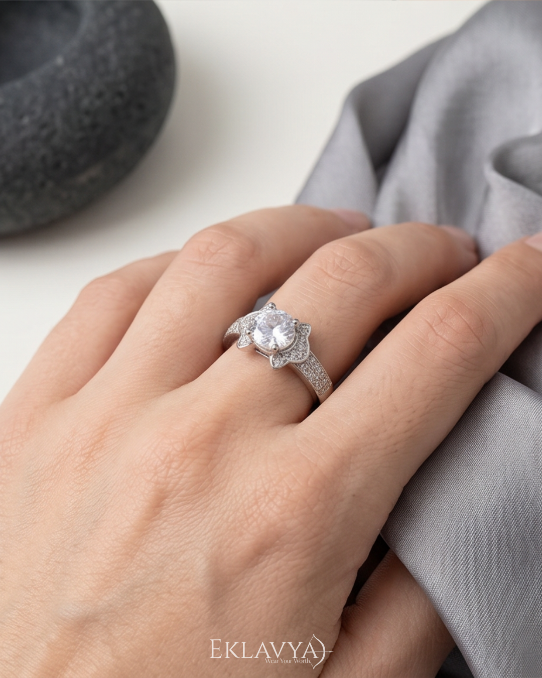 Kittyra Halo Ring
