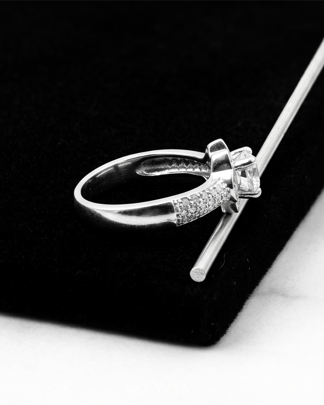Kittyra Halo Ring