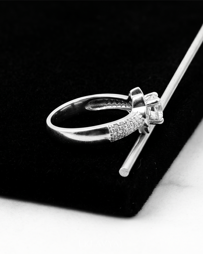 Kittyra Halo Ring