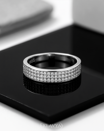 Lunéva Pavé Band Ring