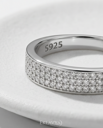 Lunéva Pavé Band Ring