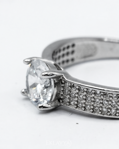 Celesté Royale Solitaire Ring