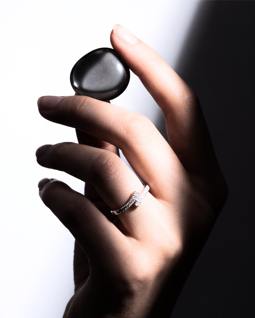 The Veyra Cross Pavé Ring