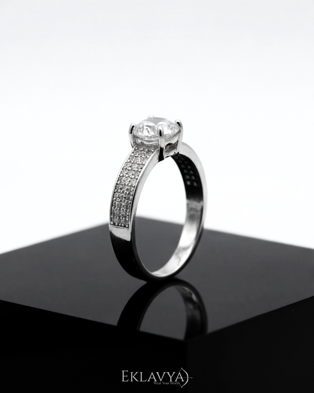 Celesté Royale Solitaire Ring