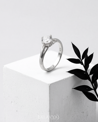 Aurelia Classic Solitaire Ring
