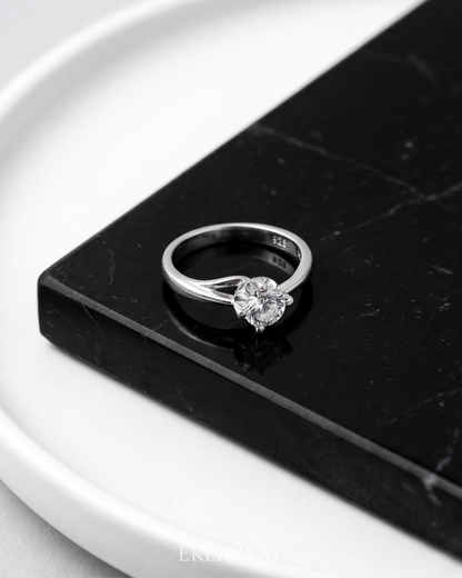 Aurelia Classic Solitaire Ring