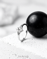 Eklavya Avelisse Trio Spark Ring — catalog image 2