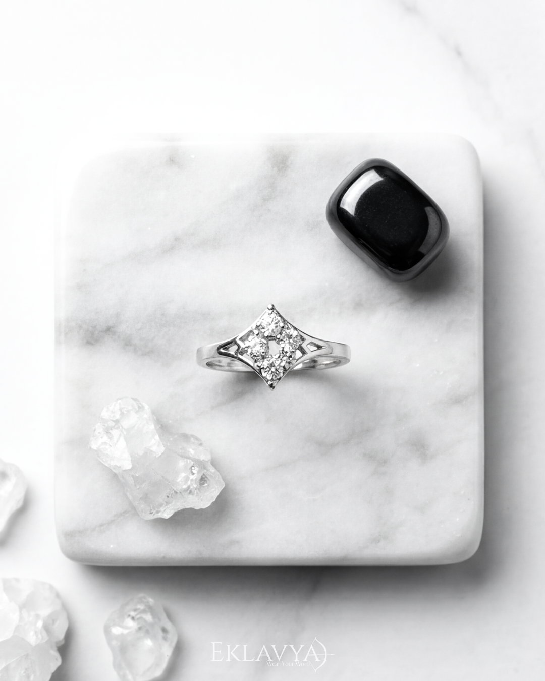Avelisse Trio Spark Ring