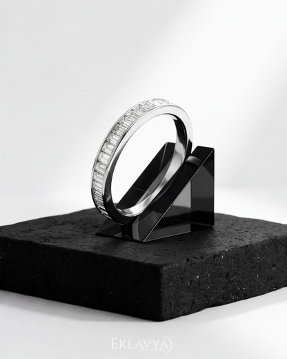 Luminaire Eternity Band