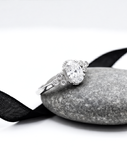Élanora Bloom Solitaire Ring