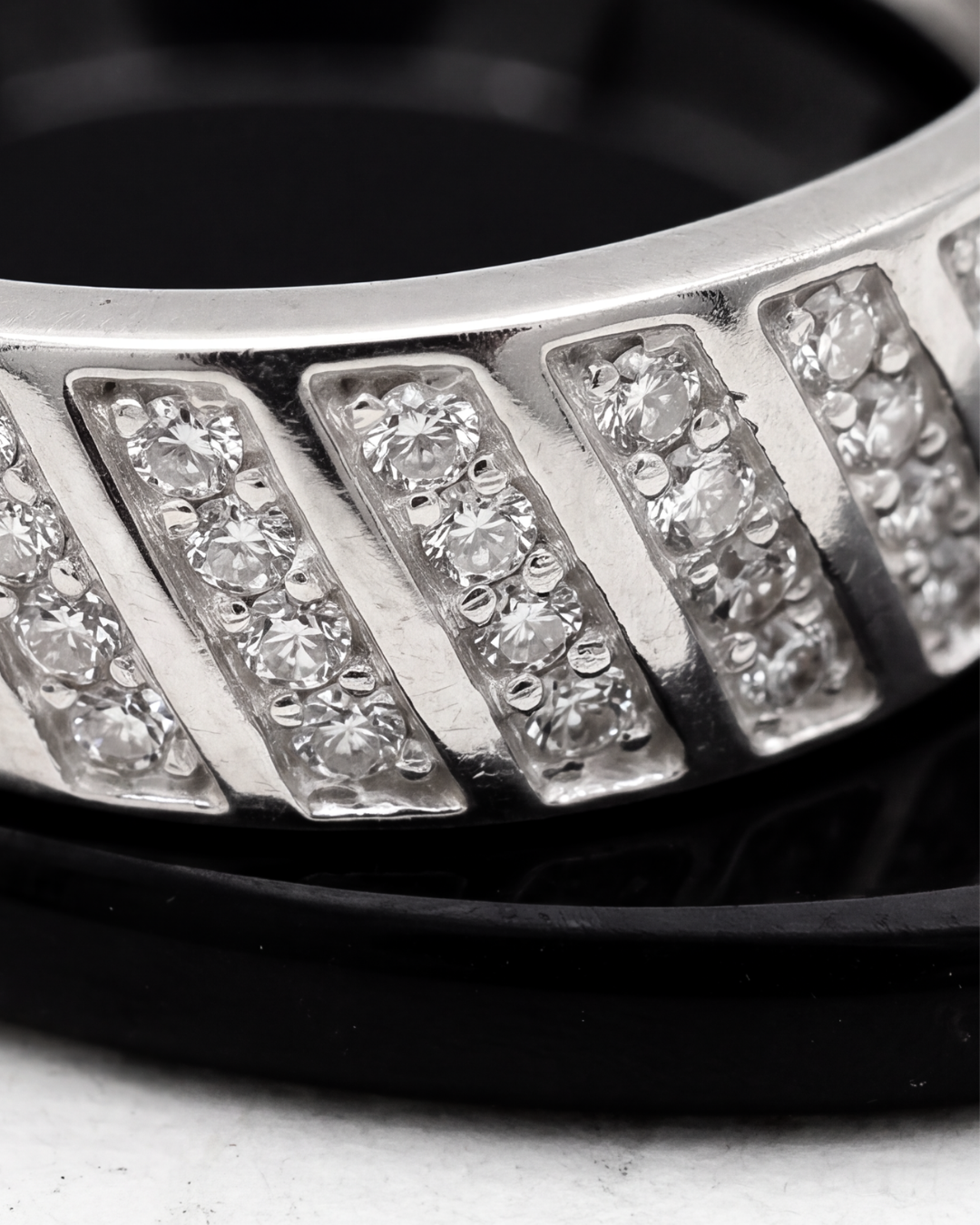 Linéa Pavé Band Ring
