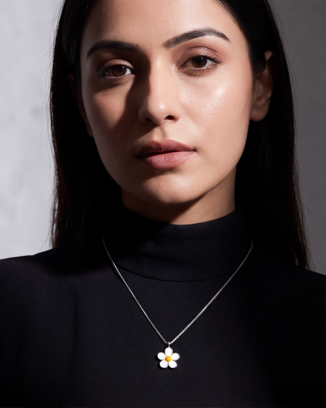 The Golden Daisy Pendant