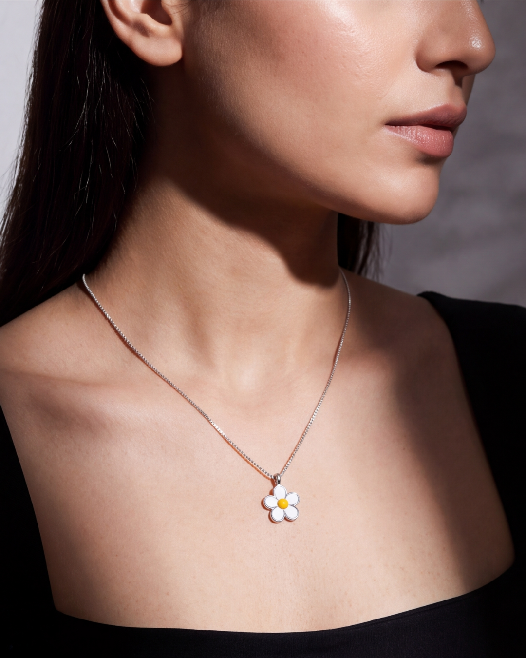 The Golden Daisy Pendant