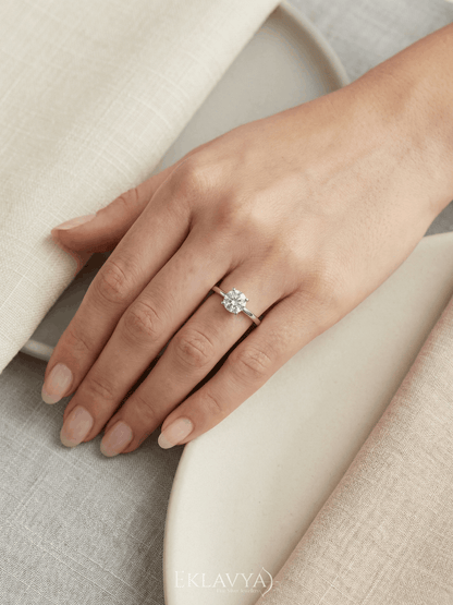 Simple Solitaire Ring