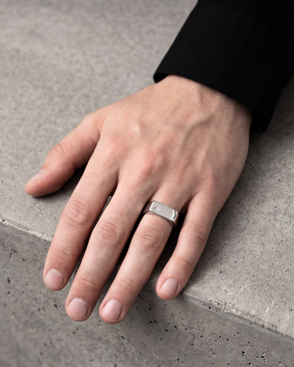 Apex Signature Ring