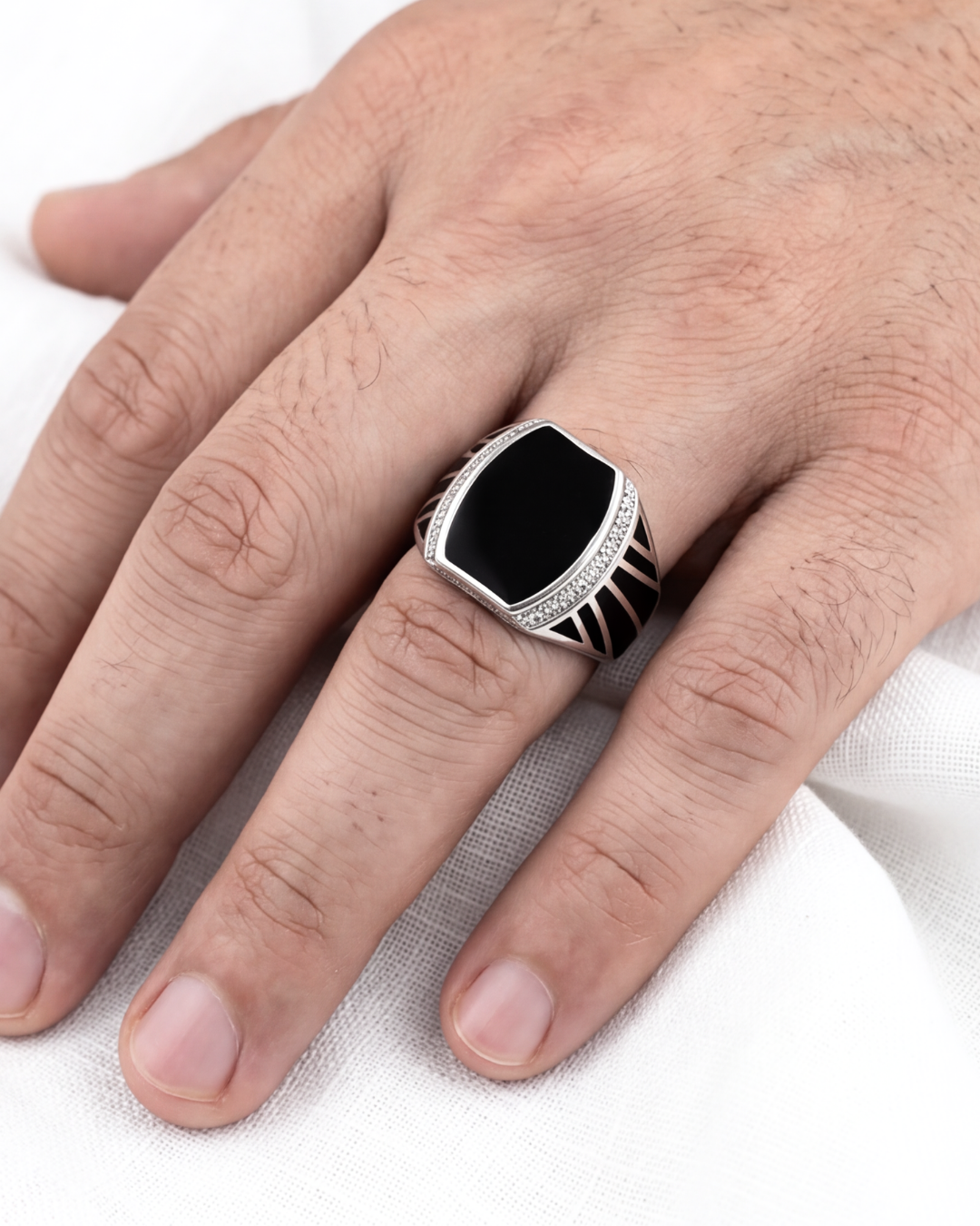 Noir Regent Signet Ring