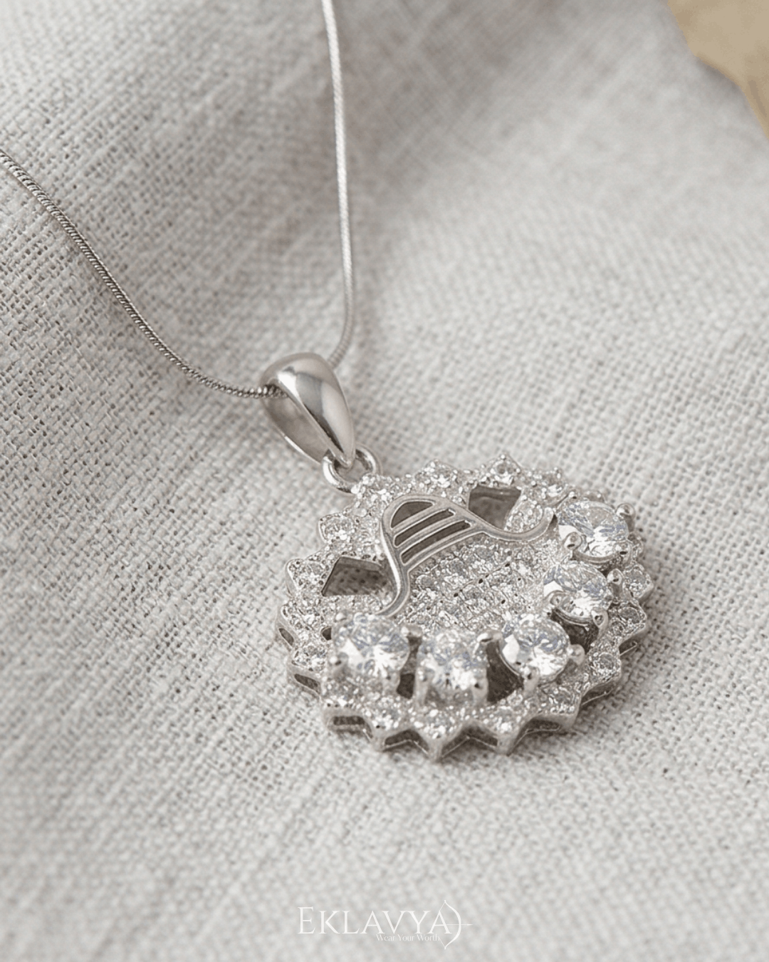 HorioVal Pendant