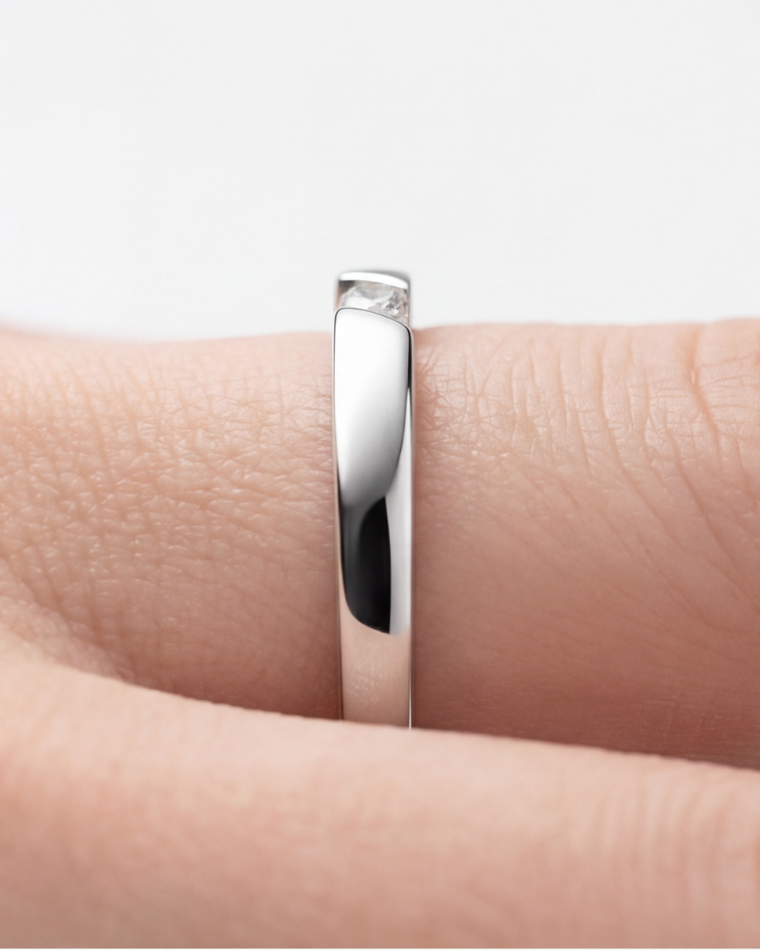 Luna Solitaire Band Ring