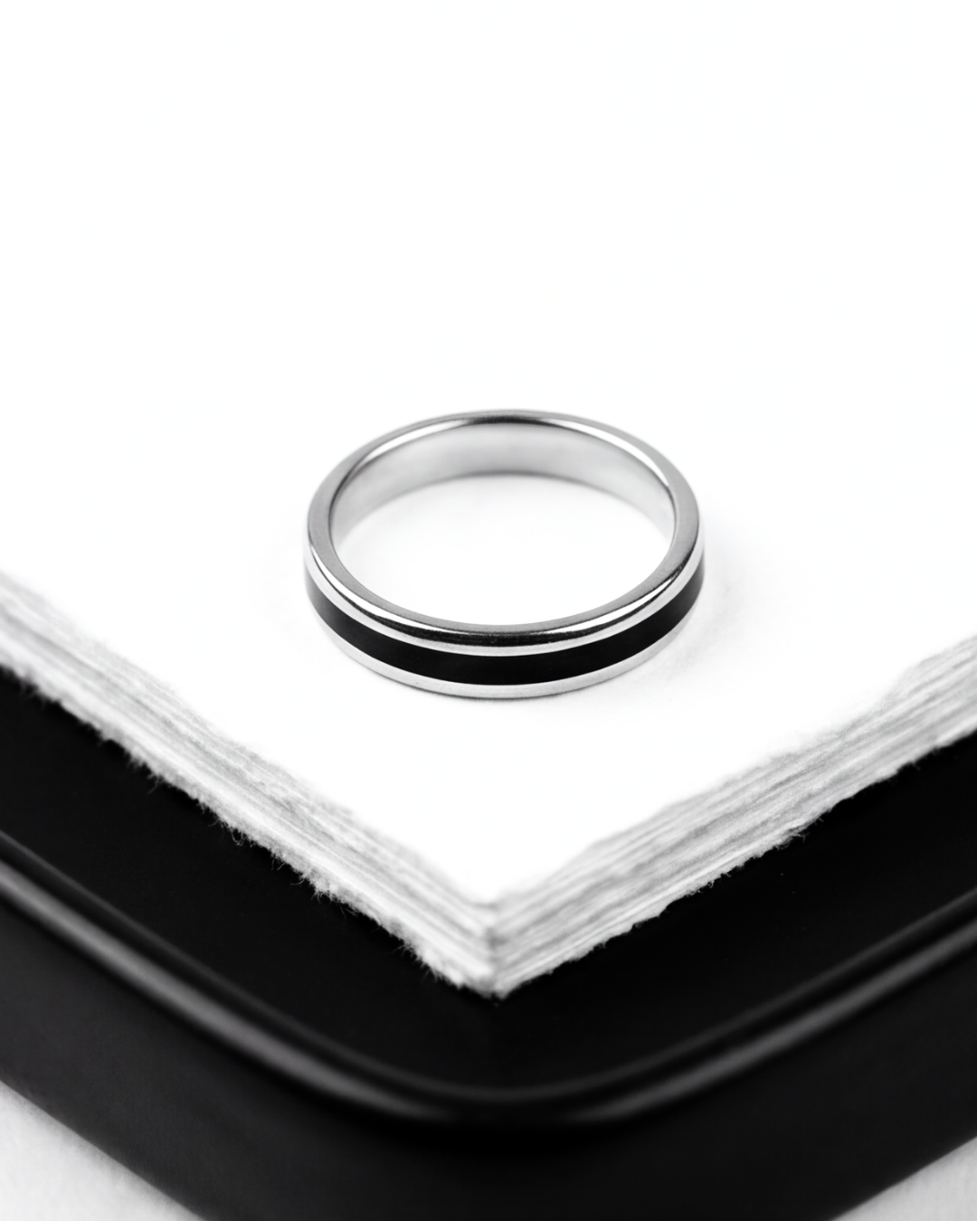 Unisex Noir Edge Band Ring
