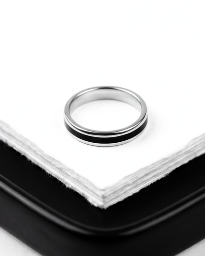 Unisex Noir Edge Band Ring