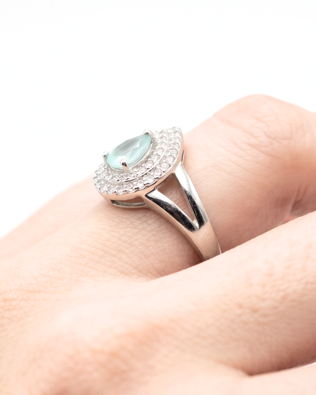 Aqua Lumière Halo Ring