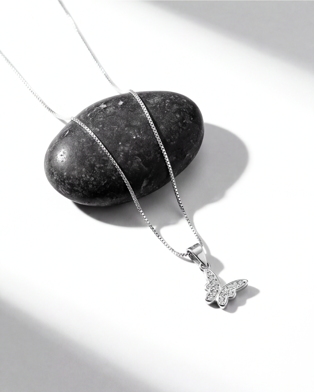 Flutter Grace Pendant