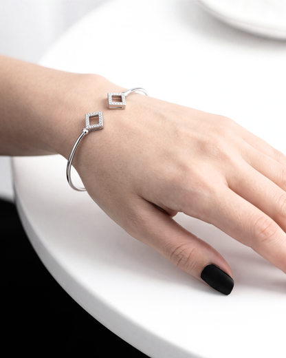 Éclat Square Open Cuff Bracelet