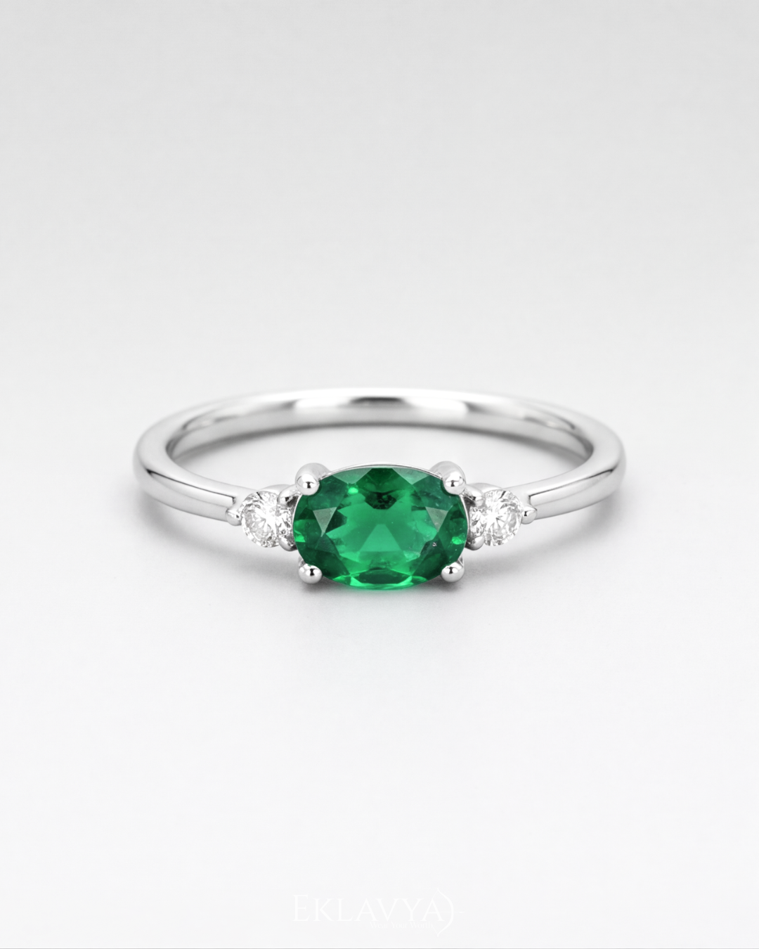 Emeralda Elegance Ring