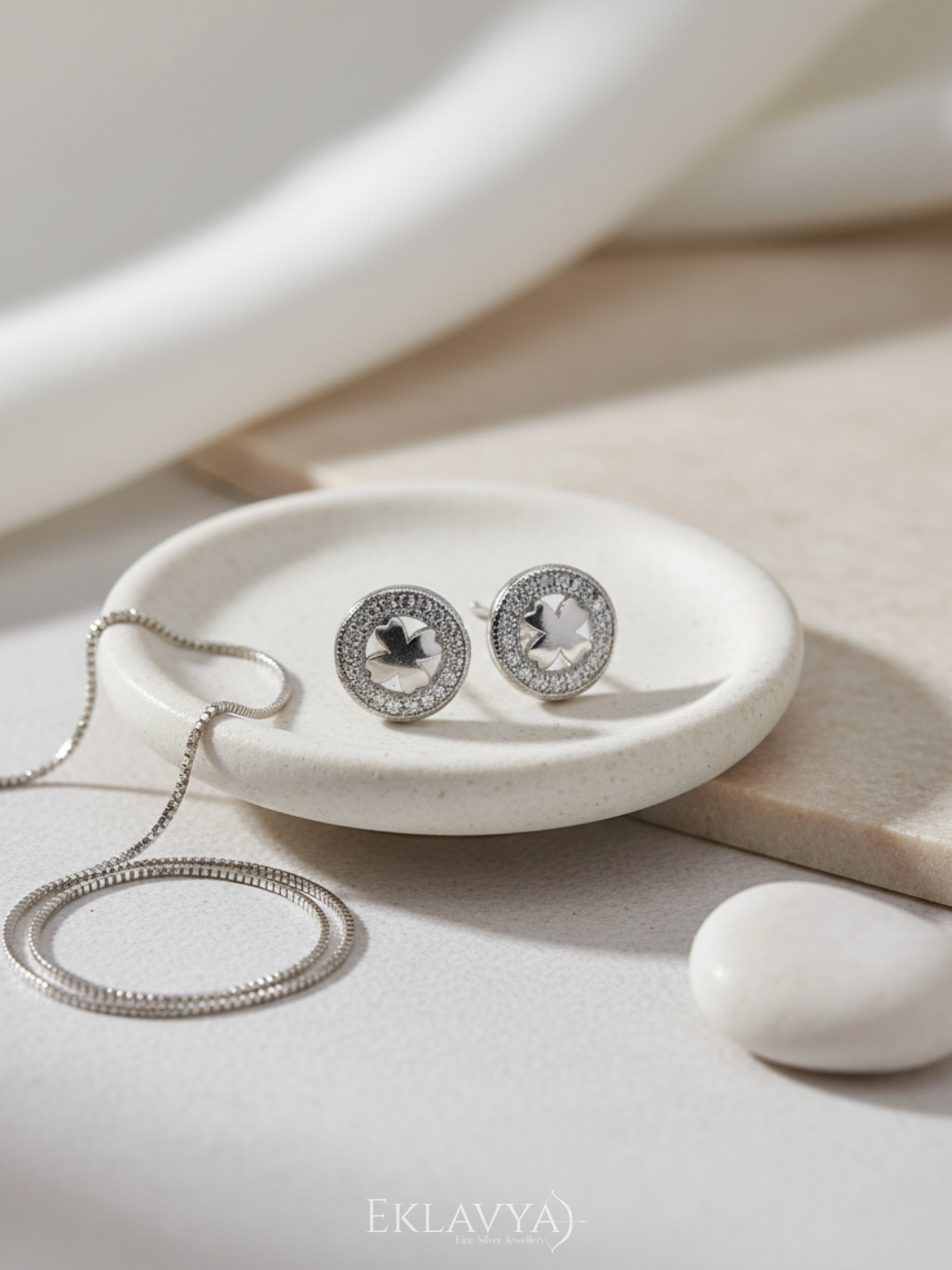 Lunéa Clover Studs