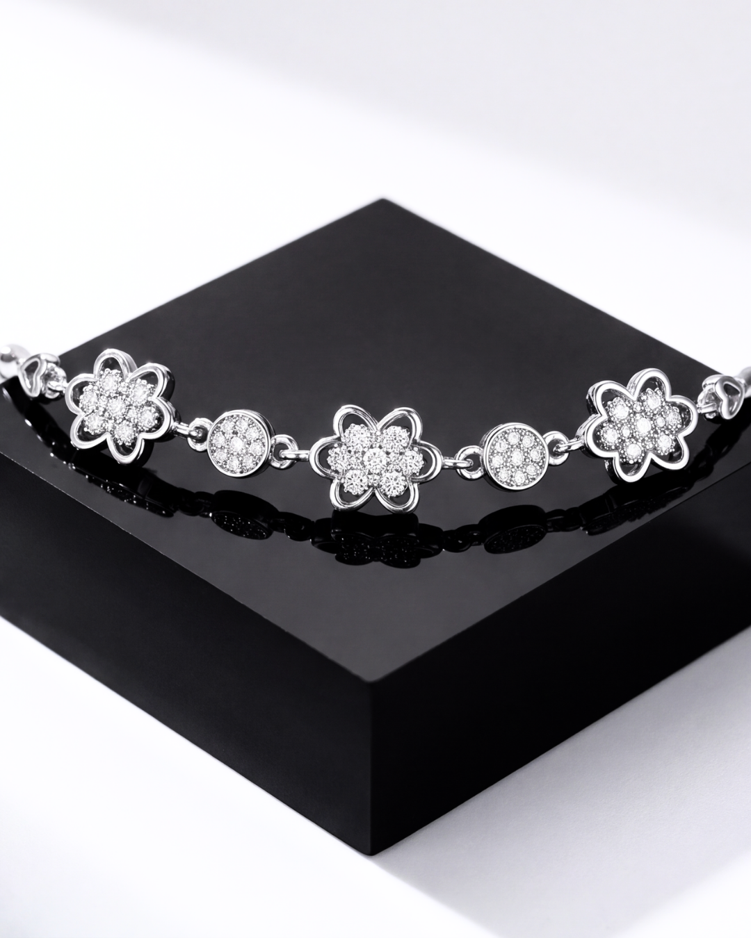 Flora Gleam Bracelet