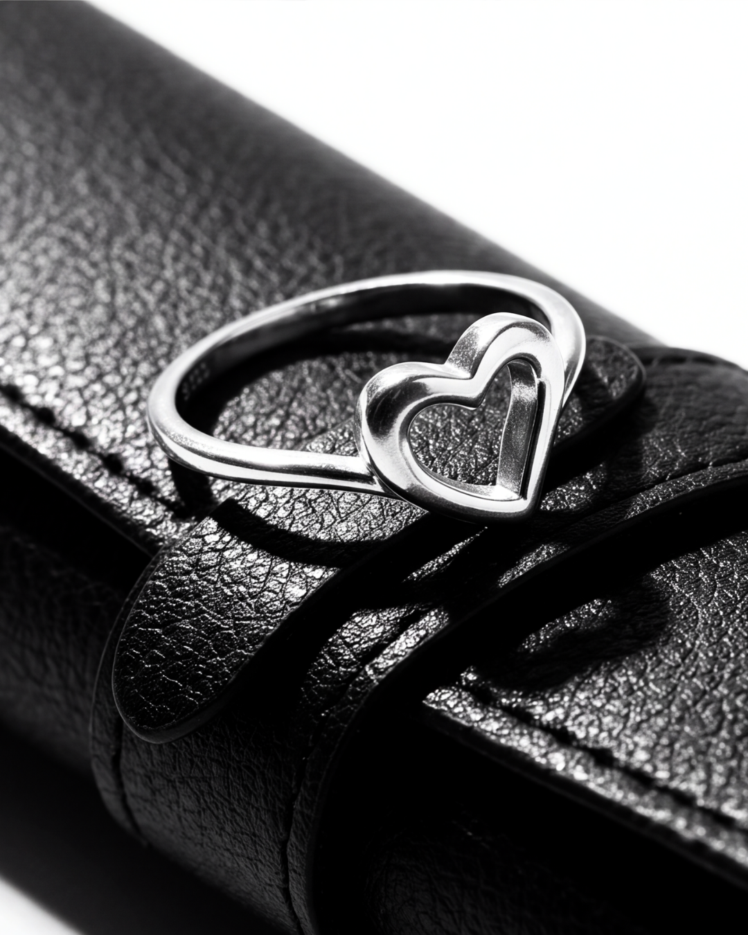 Eklavya Amora Heart Ring — catalog image 2