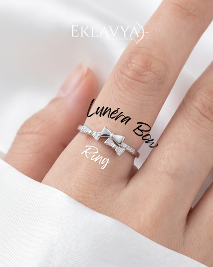 Lunéra Bow Ring