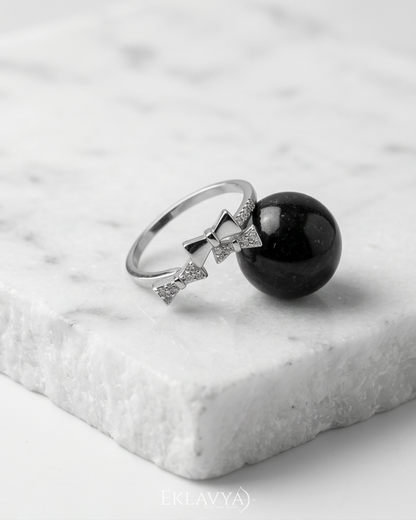Lunéra Bow Ring